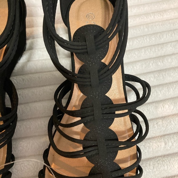 NWOTS Ladies Dress Sandals - Picture 3 of 13